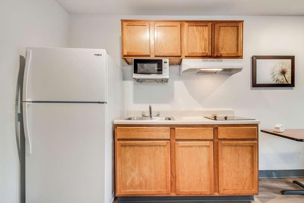 Extended Stay America Select Suites - Charleston - North Charleston - I-526 Стая снимка